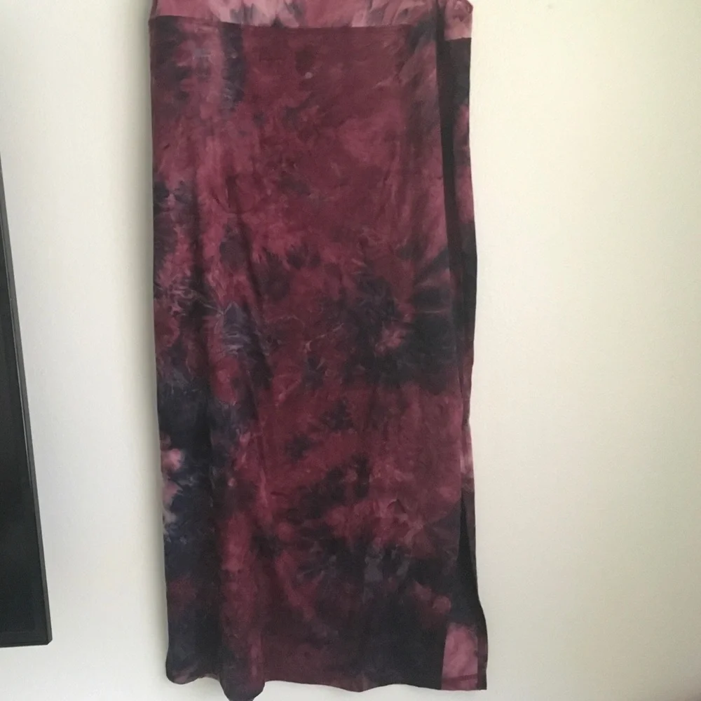 SUNDRY tie-dye knit midi skirt, size 4 - Picture 5 of 6